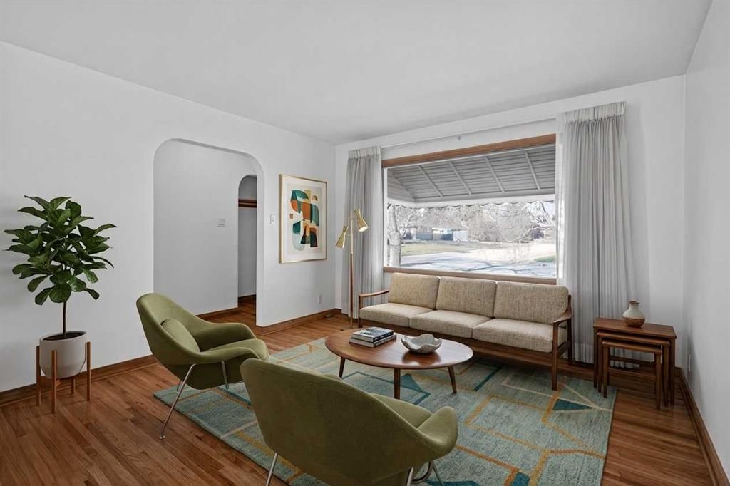 2416 38 Street SW, Calgary — photo 4 of 42