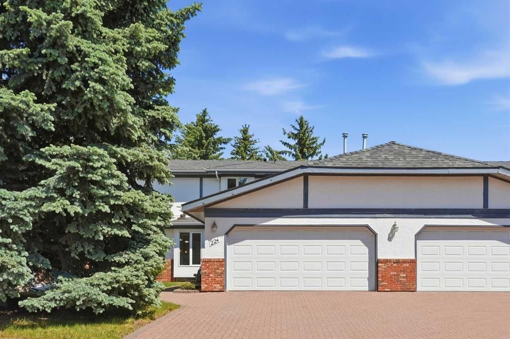 22A Woodmeadow Close SW, Calgary — photo 2 of 32