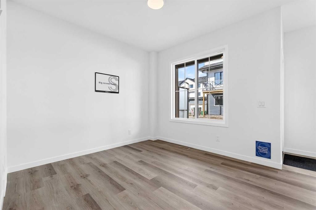 50 Creekside Way SW, Calgary — photo 5 of 40