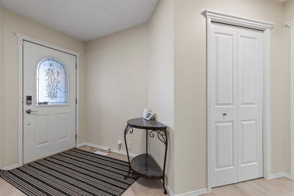 368 Sienna Park Drive SW, Calgary — photo 2 of 50