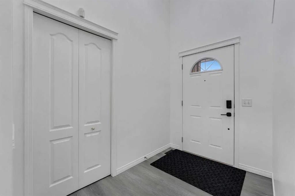 41 Royal Birch Terrace NW, Calgary — photo 3 of 41