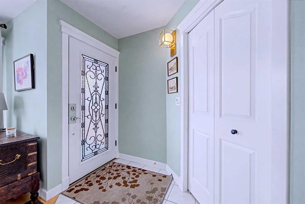 1631 16A Street SE, Calgary — photo 3 of 50