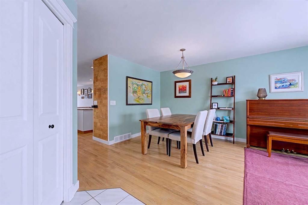 1631 16A Street SE, Calgary — photo 4 of 50