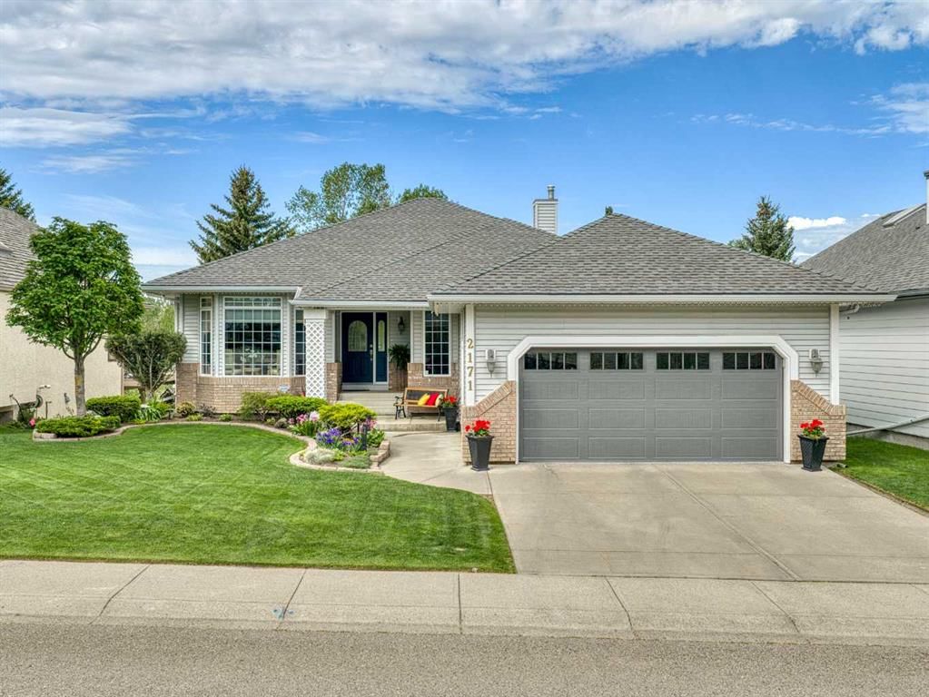 2171 Douglasbank Crescent SE, Calgary — main listing photo