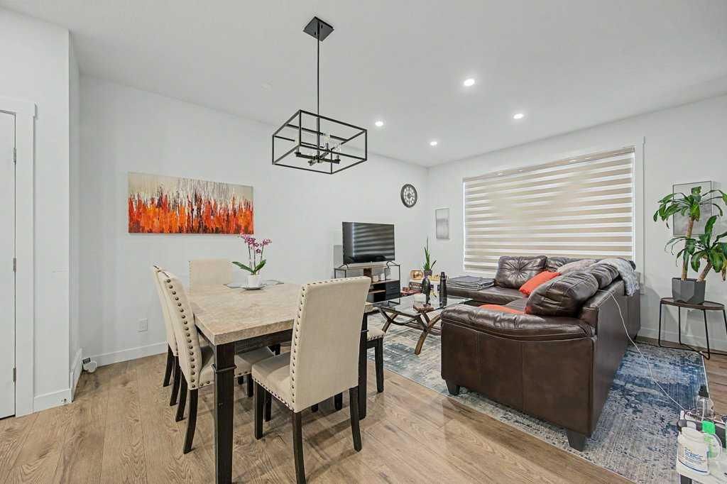 140 Sovereign Common SW, Calgary — photo 4 of 31