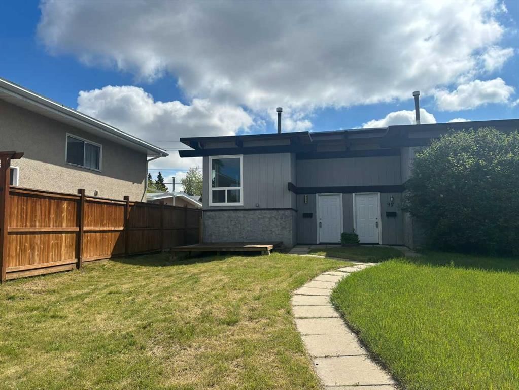92A Queen Isabella Close SE, Calgary — main listing photo