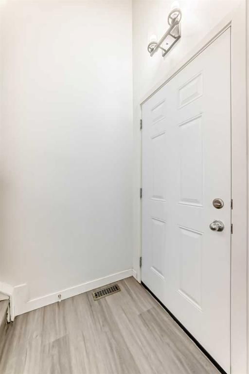 92A Queen Isabella Close SE, Calgary — photo 3 of 26
