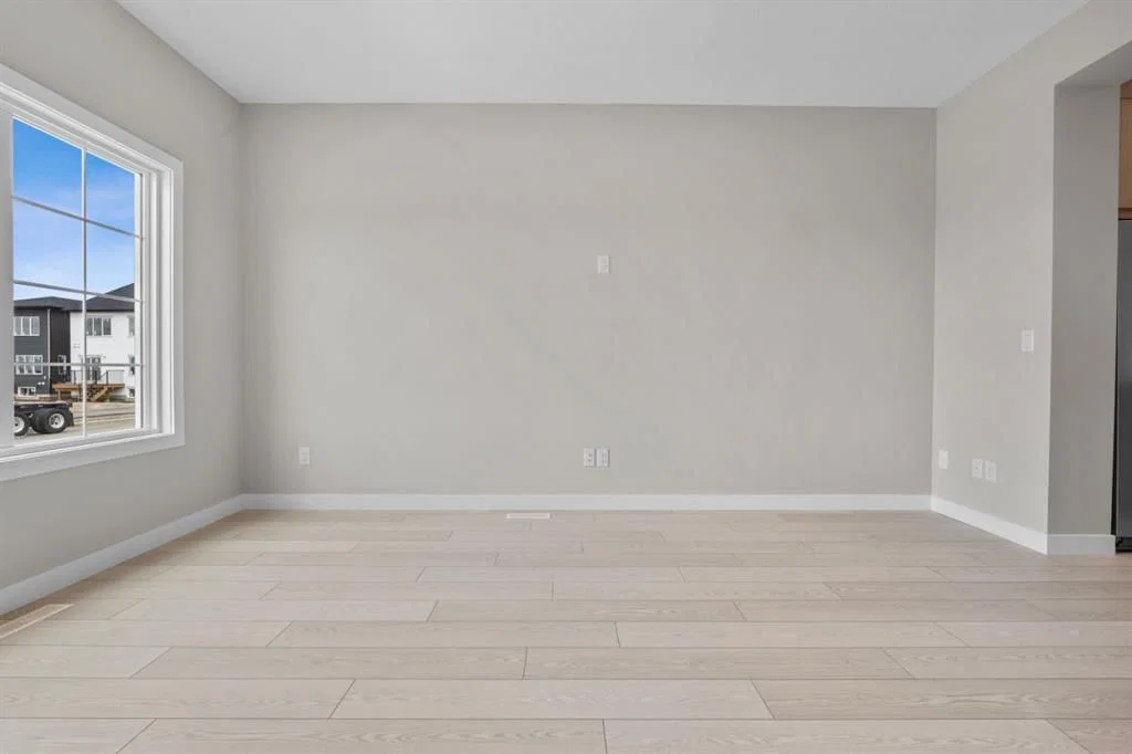 9989 Huxbury Drive NE, Calgary — photo 2 of 32