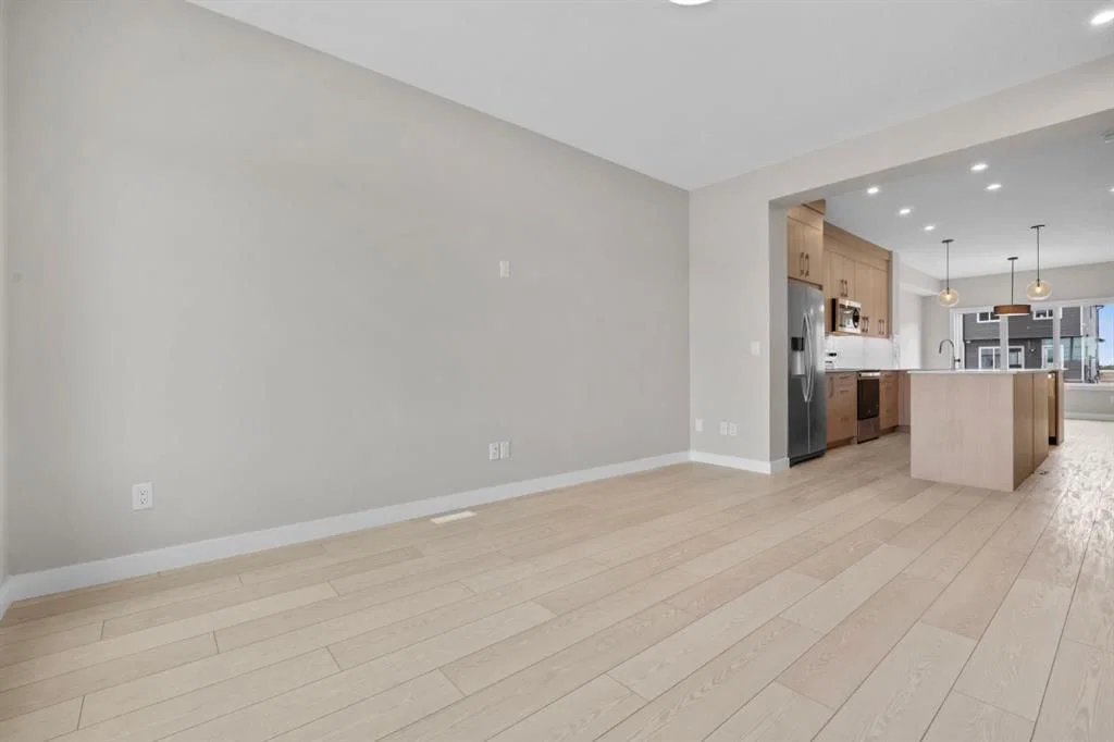 9989 Huxbury Drive NE, Calgary — photo 4 of 32
