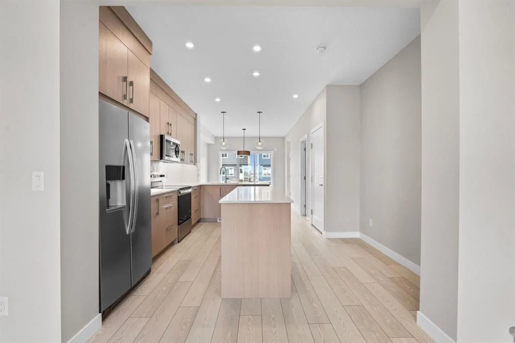 9989 Huxbury Drive NE, Calgary — photo 5 of 32
