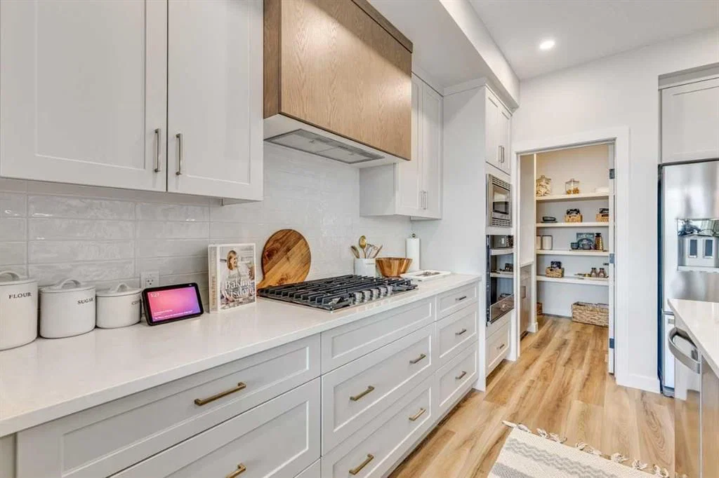 34 Amblefield Common NW, Calgary — photo 4 of 16