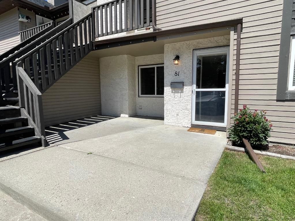 81 Cedar Springs Gardens SW, Calgary — photo 2 of 23