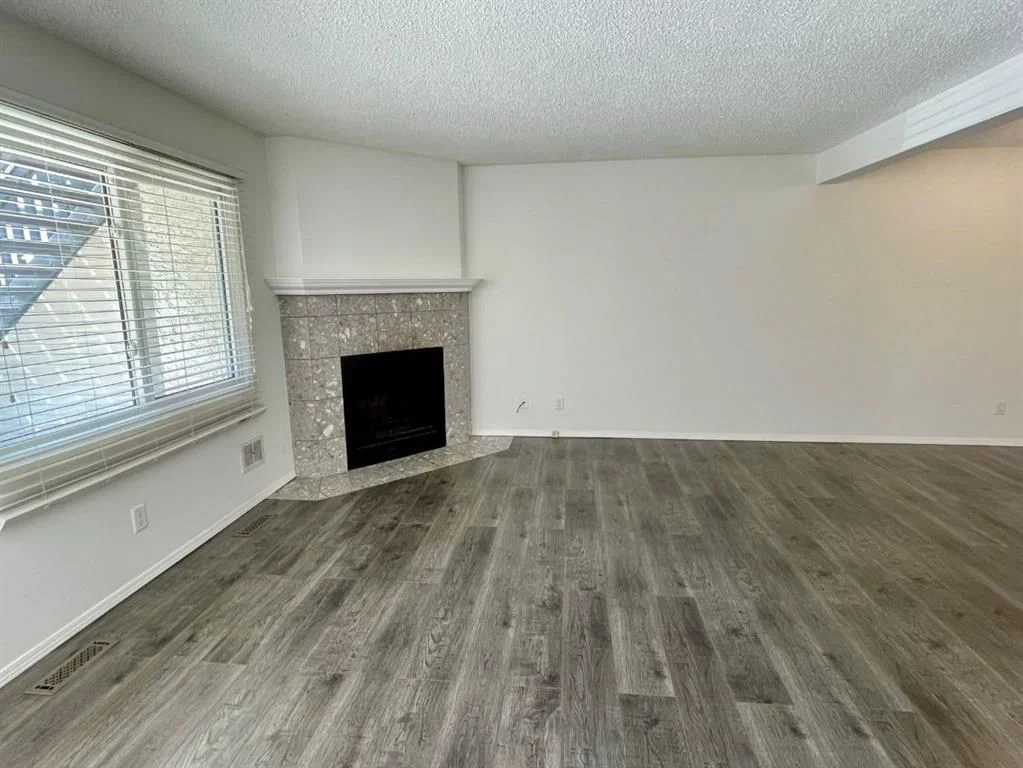 81 Cedar Springs Gardens SW, Calgary — photo 4 of 23