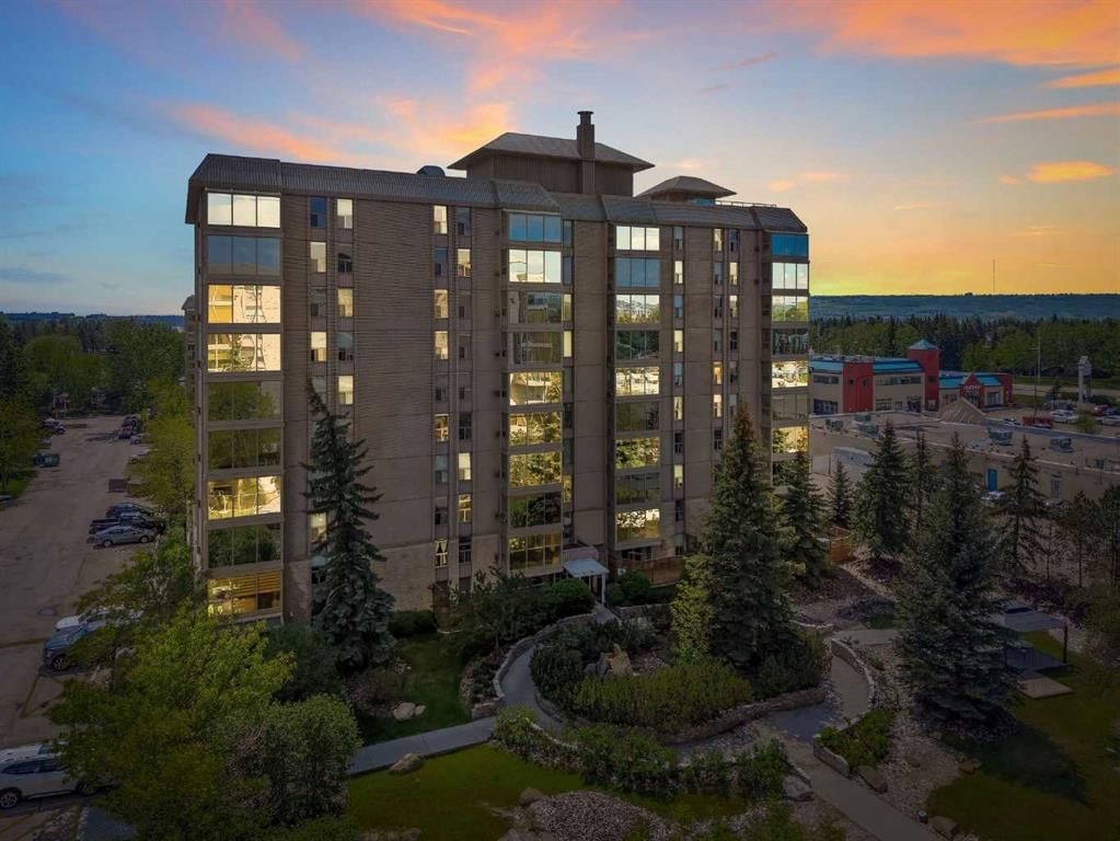 902, 4555 Varsity Lane NW, Calgary — main listing photo
