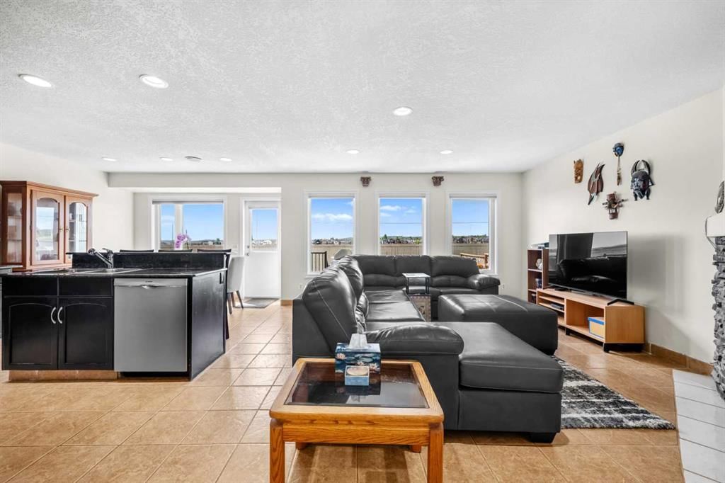184 Somerglen Common SW, Calgary — photo 2 of 50
