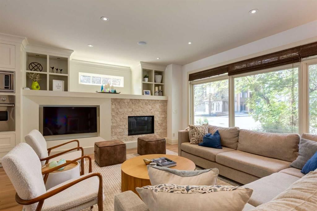 2339 Westmount Road NW, Calgary — photo 2 of 50
