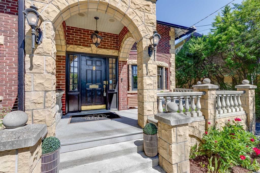 628 Elbow Drive SW, Calgary — main listing photo