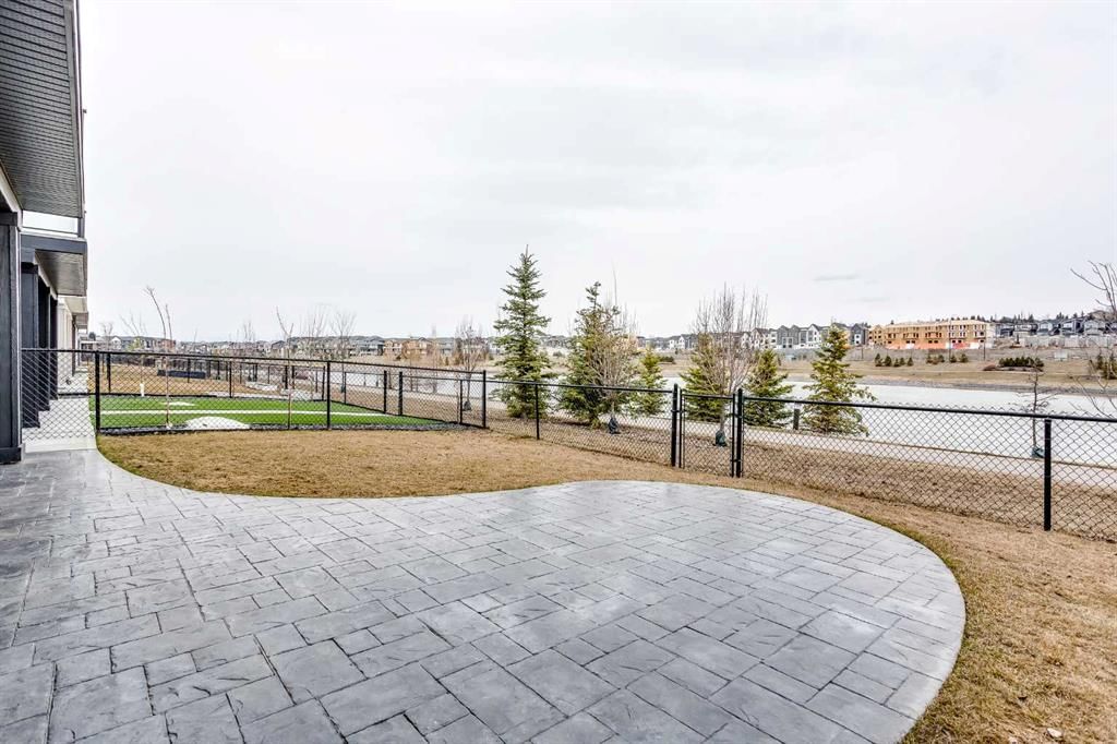 206 Rowley Way NW, Calgary — photo 4 of 50