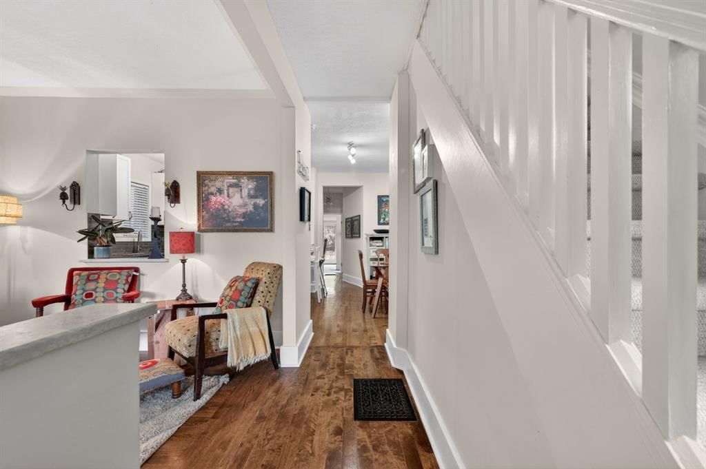 447 Marsh Road NE, Calgary — photo 4 of 45