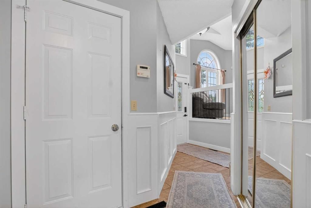 499 Sunmills Drive SE, Calgary — photo 4 of 50