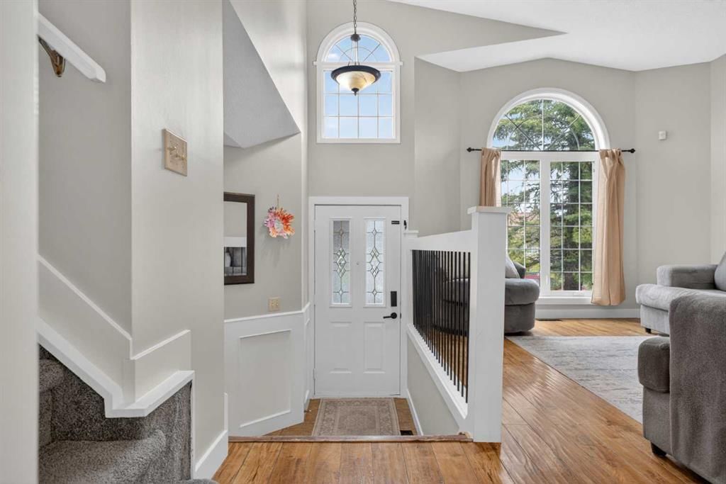 499 Sunmills Drive SE, Calgary — photo 5 of 50
