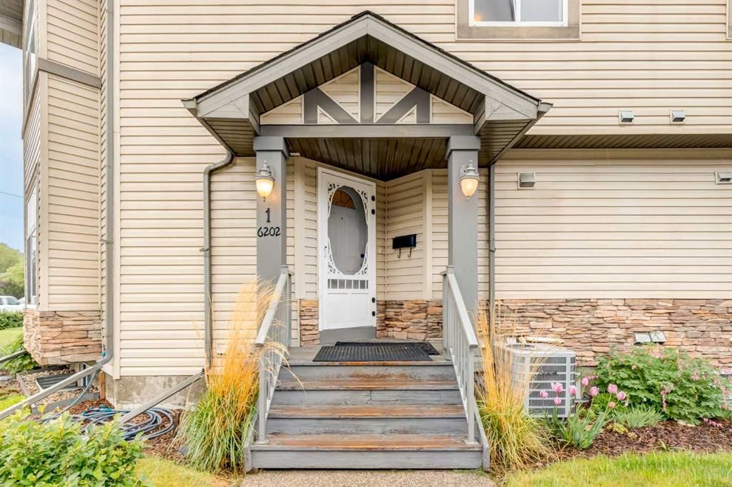 1, 6202 Bowness Road NW, Calgary — photo 2 of 39