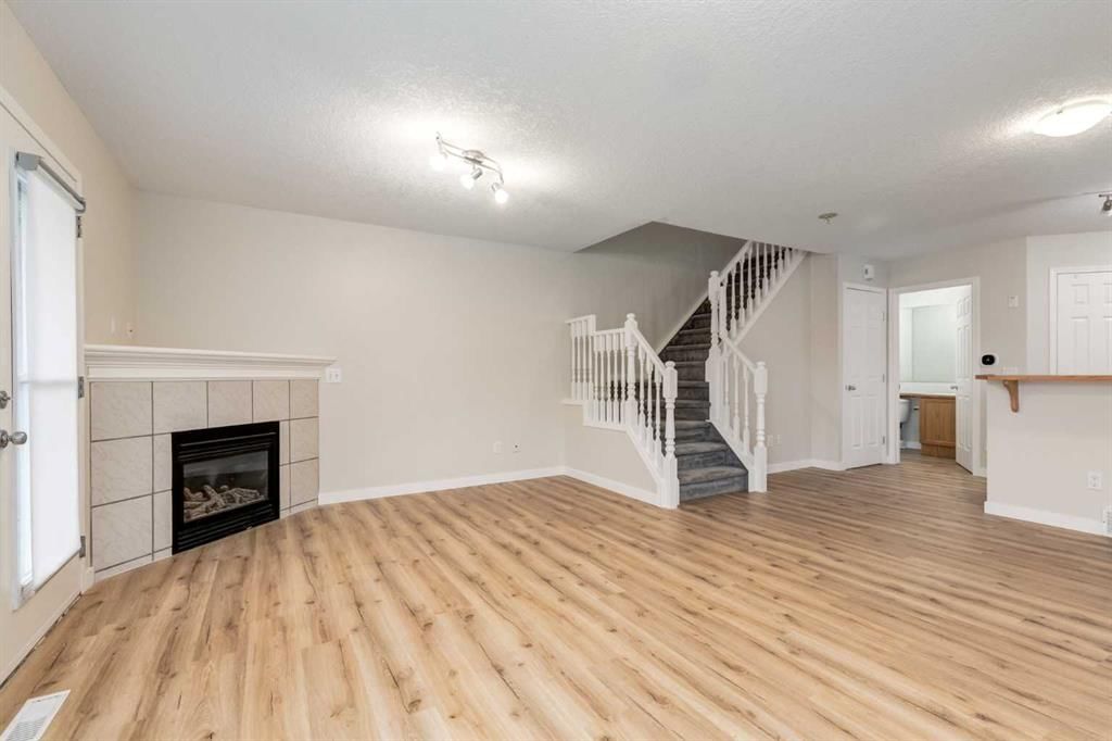 1, 6202 Bowness Road NW, Calgary — photo 5 of 39
