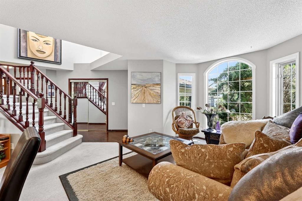 402 Douglas Park View SE, Calgary — photo 3 of 49