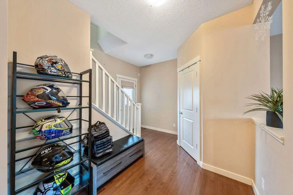 1625 Copperfield Boulevard SE, Calgary — photo 4 of 37
