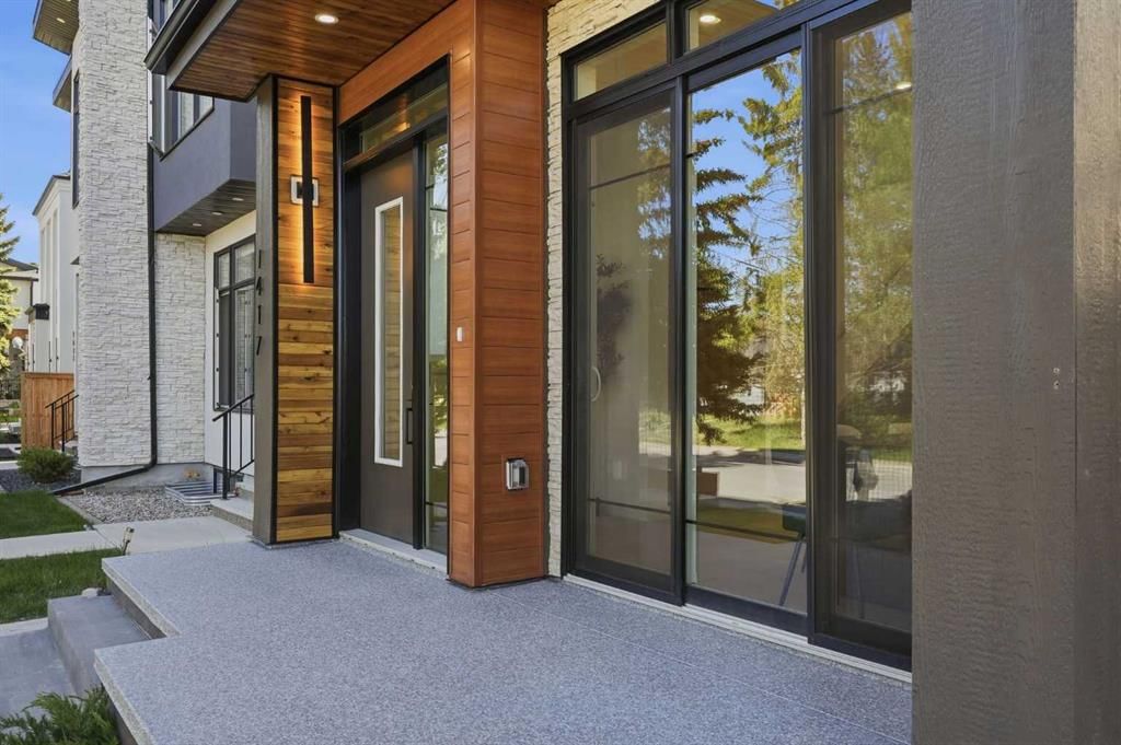 1417 44 Street SW, Calgary — photo 3 of 50