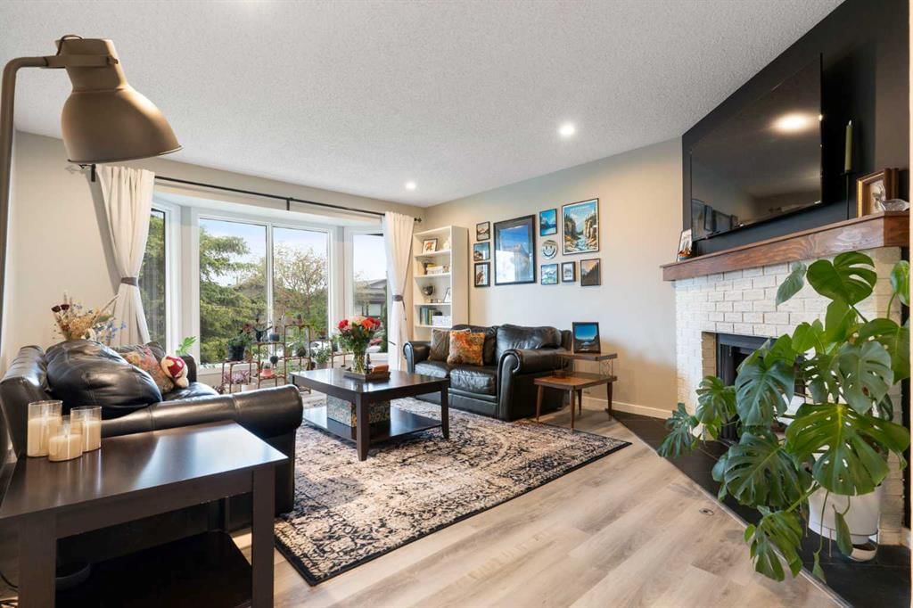 25 Bermuda Place, Calgary — photo 3 of 22