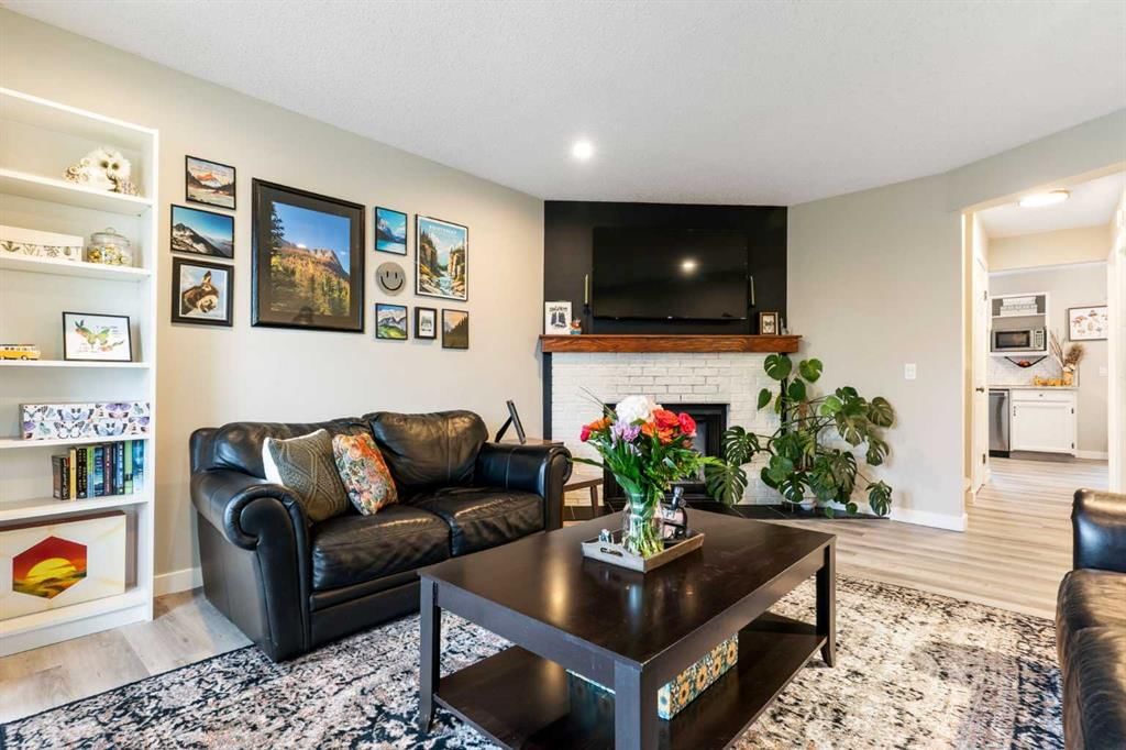 25 Bermuda Place, Calgary — photo 5 of 22