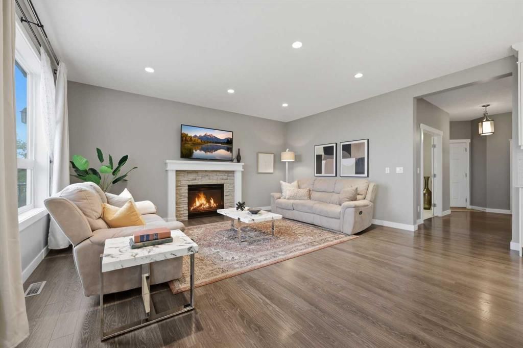 64 Panton Heights NW, Calgary — photo 4 of 50