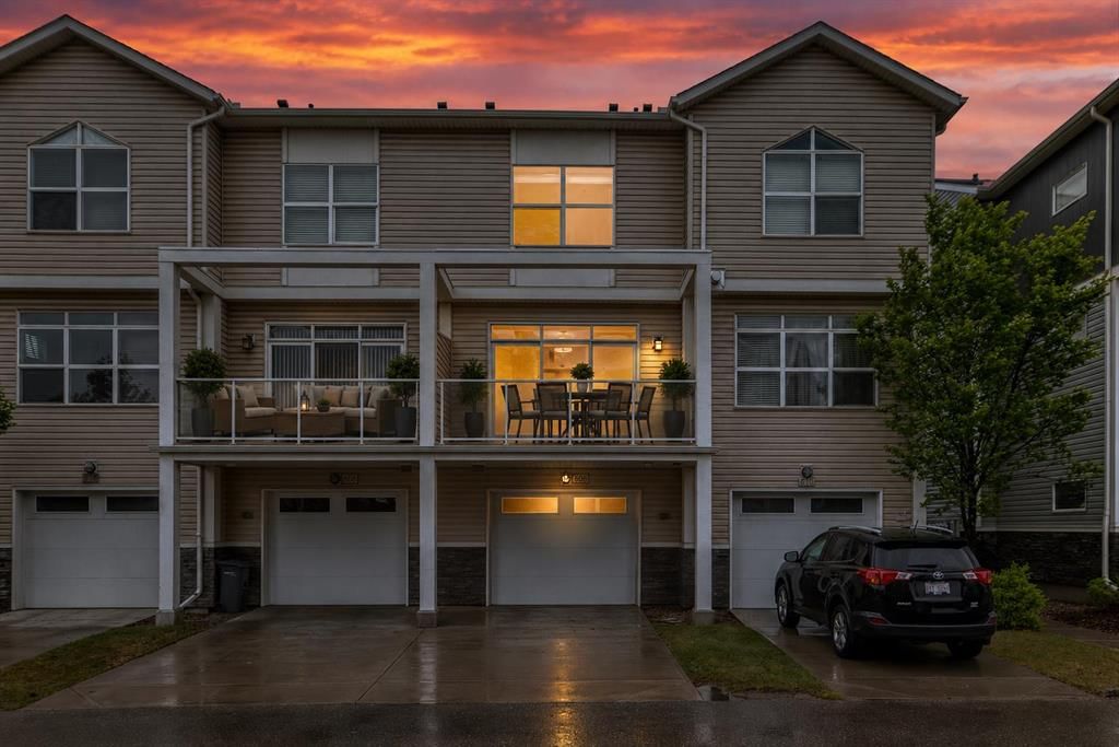 608 Redstone View NE, Calgary — photo 4 of 33