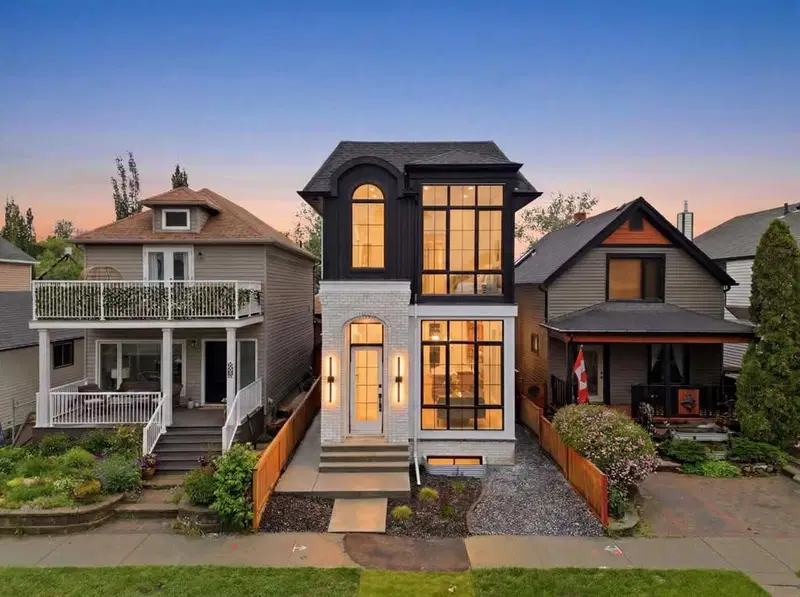 806 23 Avenue SE, Calgary — main listing photo