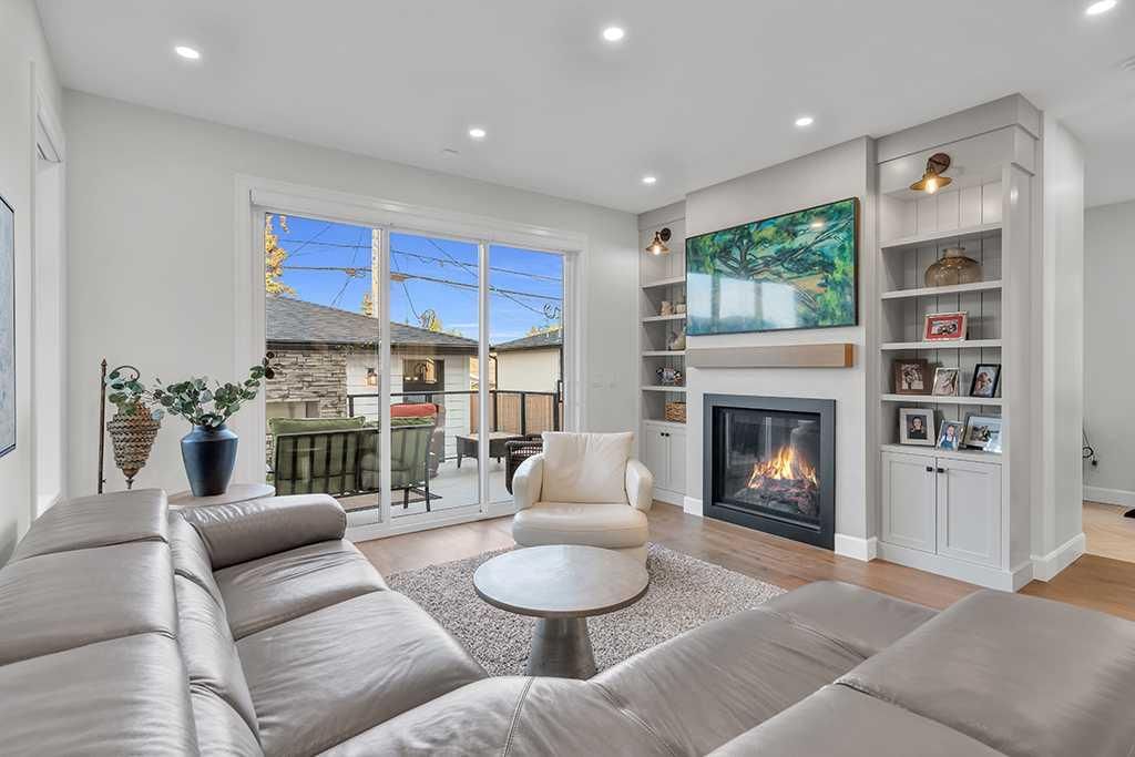 2424 35 Street SW, Calgary — photo 4 of 43