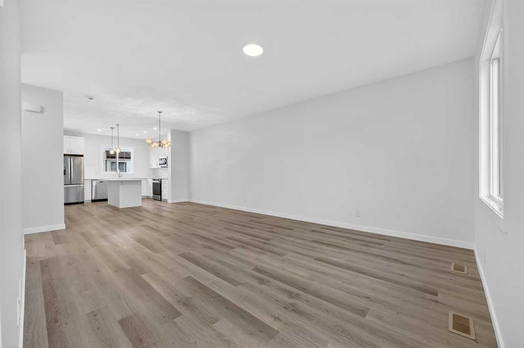 106, 40 Creekside Way SW, Calgary — photo 5 of 20