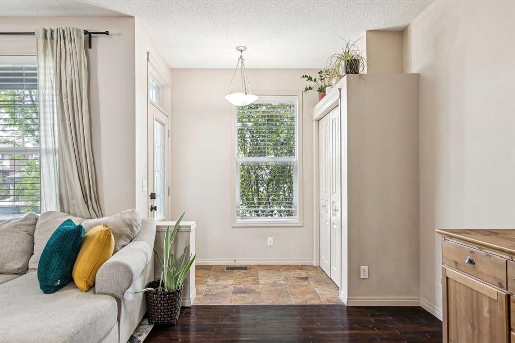 1807 New Brighton Drive SE, Calgary — photo 2 of 48