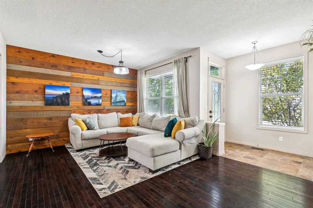 1807 New Brighton Drive SE, Calgary — photo 5 of 48