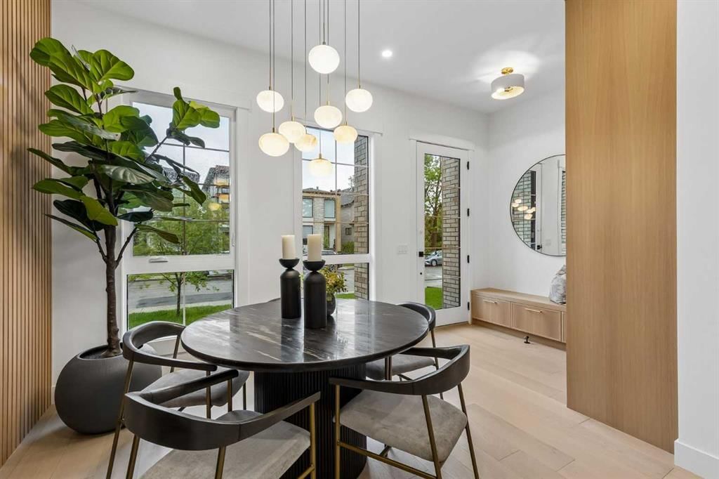 1807 Broadview Road NW, Calgary — photo 5 of 50