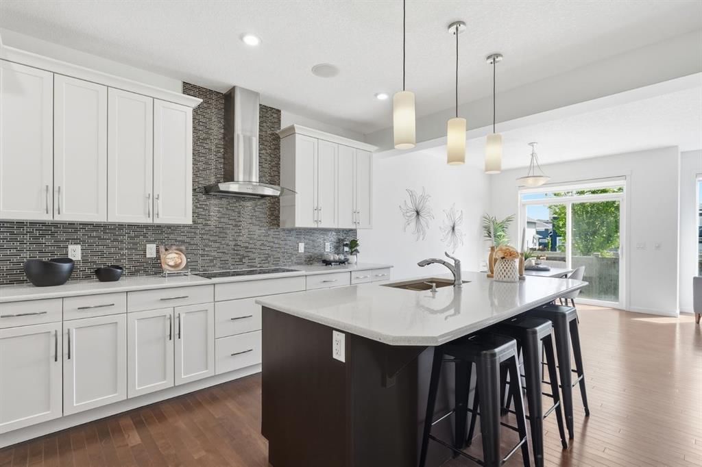 108 Evansborough Crescent NW, Calgary — photo 3 of 48