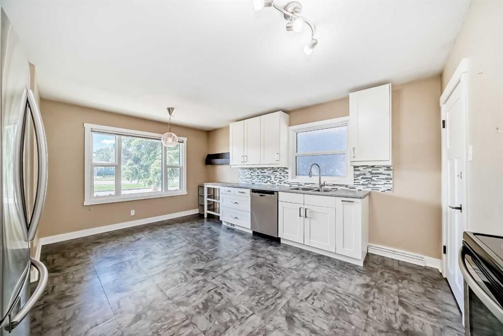 3708A Spruce Drive SW, Calgary — photo 5 of 30