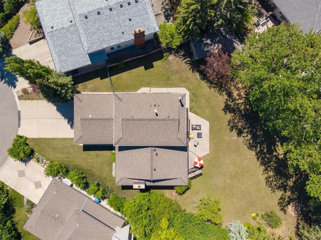 243 Silvergrove Place NW, Calgary — photo 3 of 43