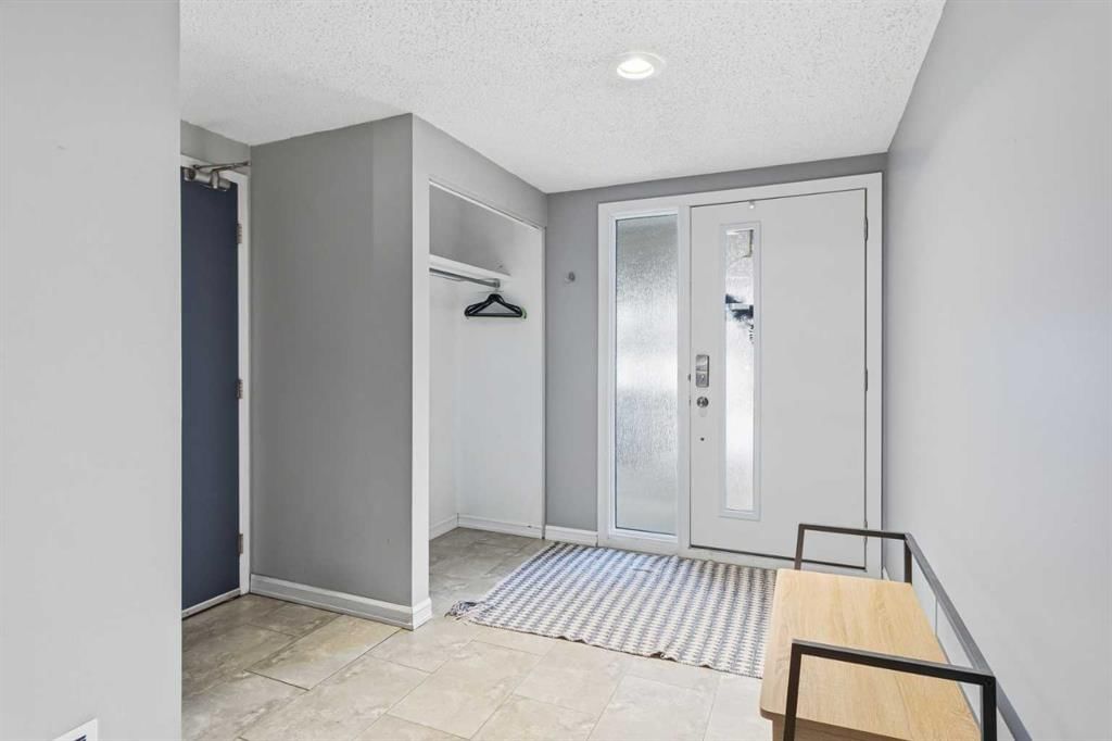 57, 2225 Oakmoor Drive SW, Calgary — photo 5 of 50