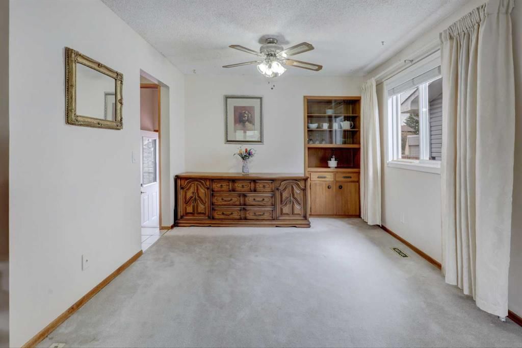 3444 Temple Way NE, Calgary — photo 5 of 41