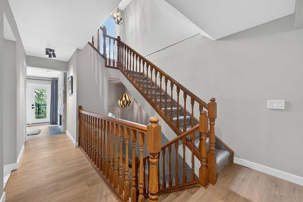4, 448 Strathcona Drive SW, Calgary — photo 4 of 49