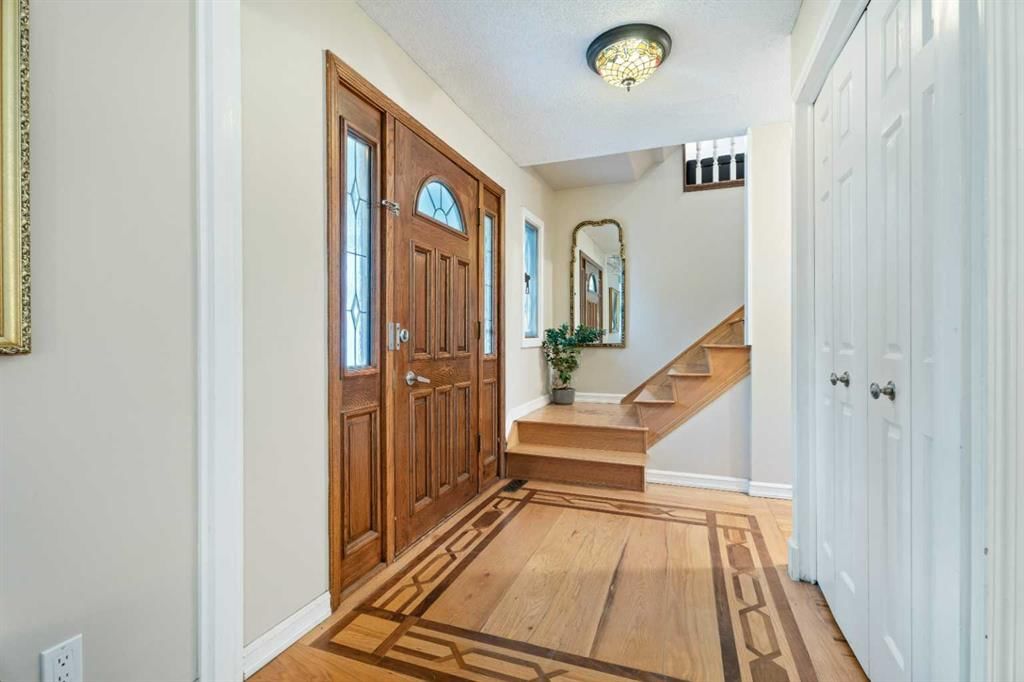 411 Wilderness Place SE, Calgary — photo 4 of 49