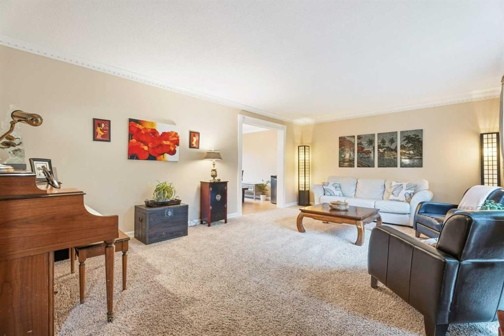 411 Wilderness Place SE, Calgary — photo 5 of 49