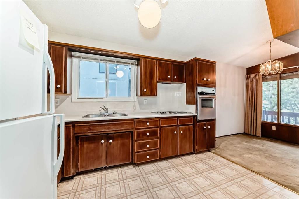2224A 34 Street SW, Calgary — photo 5 of 23