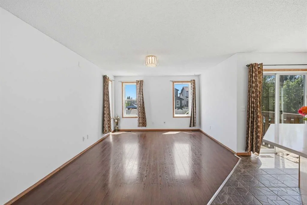 11 Covecreek Close NE, Calgary — photo 4 of 47